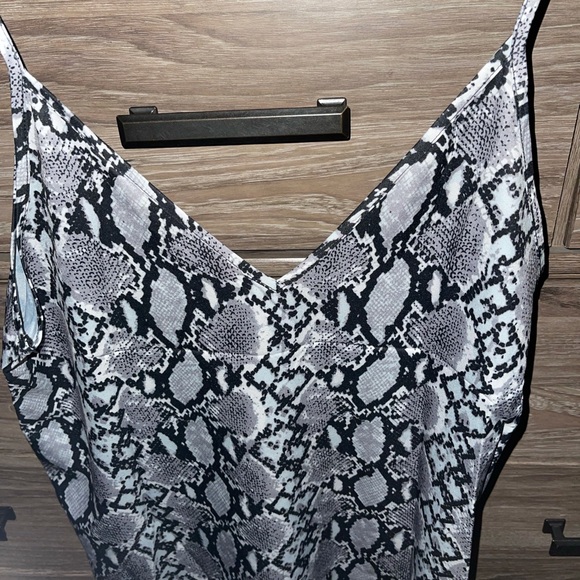 🖤 Host -Pick 🖤Woman’s nightgown ( Never Worn ) - Picture 8 of 9